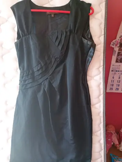 Vestido negro elegante - miniatura 1