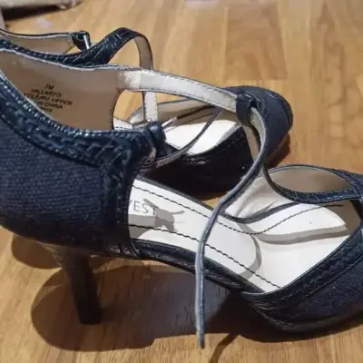 Tacones negros ajustables - miniatura 2