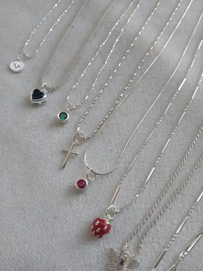 Collares de plata con dijes variados - miniatura 3