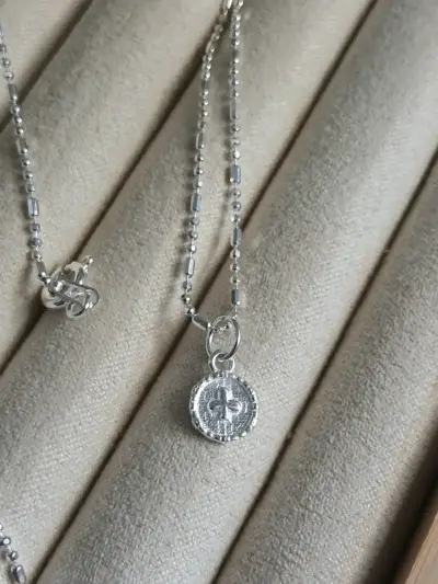 Collares de plata con dijes variados - miniatura 4