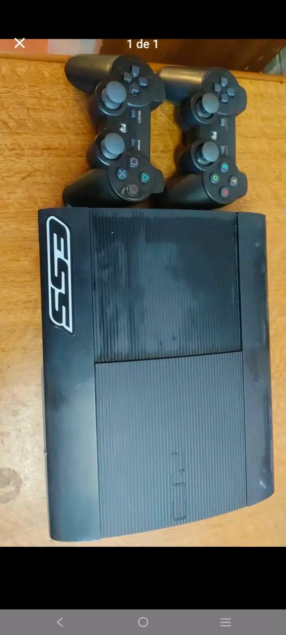 Consola PS3 con dos controles
