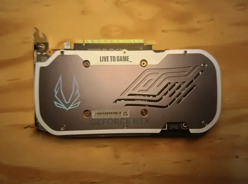 Tarjeta gráfica RTX 4070 12GB Zotac - 2