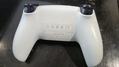 Control inalámbrico PS5 blanco - miniatura 4