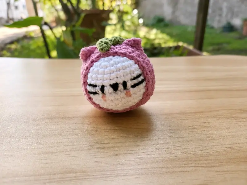 Llavero Cabeza de gato frutilla