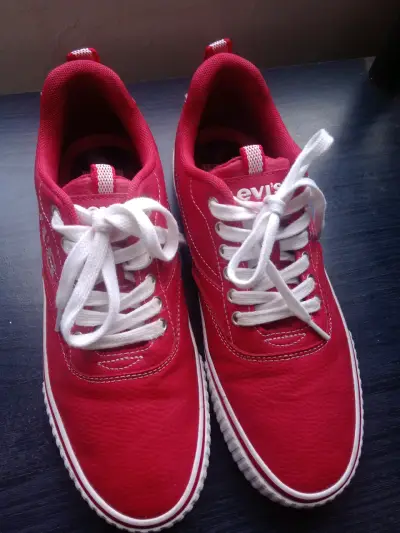 Zapatillas rojas Levi's unisex - miniatura 2