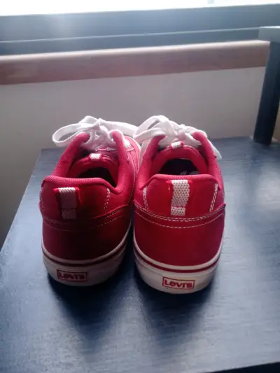 Zapatillas rojas Levi's unisex - miniatura 4