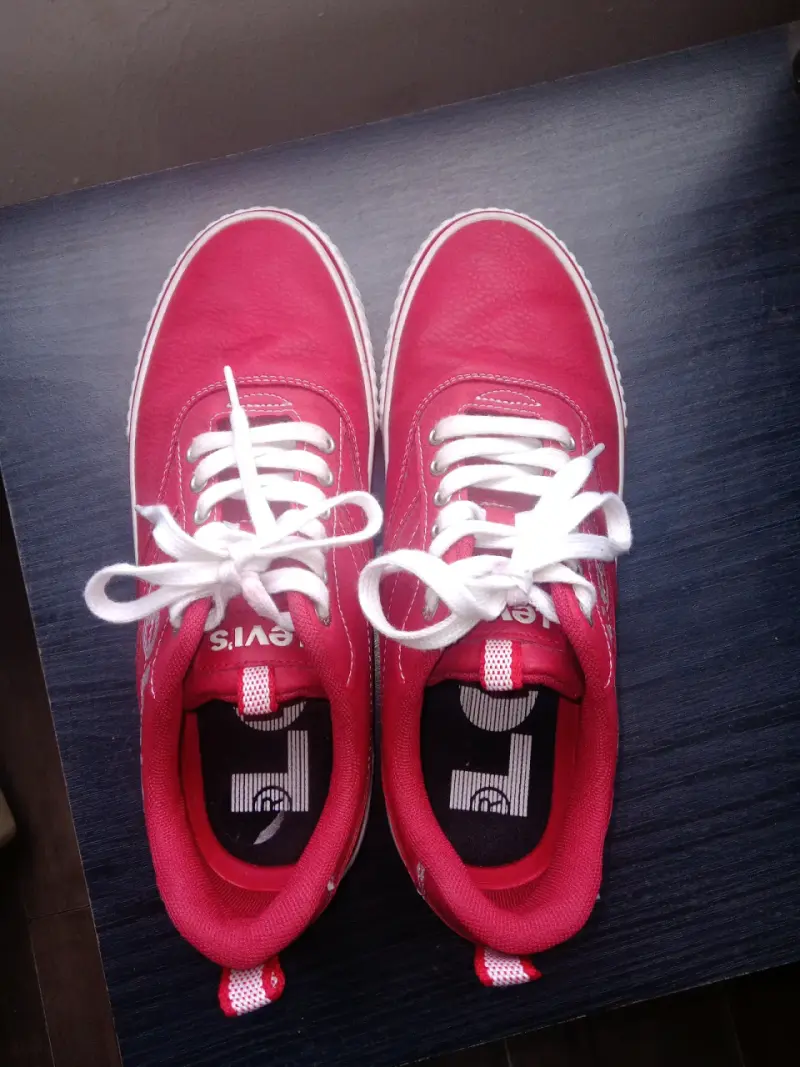 Zapatillas rojas Levi's unisex - 6