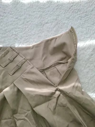 Falda plisada beige - miniatura 2