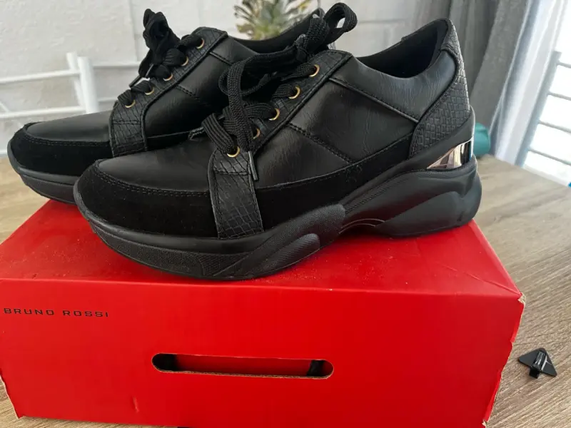 Zapatillas negras con plataforma