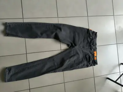 Jeans gris oscuro de hombre - miniatura 1