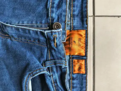 Pantalones de mezclilla azul - miniatura 2