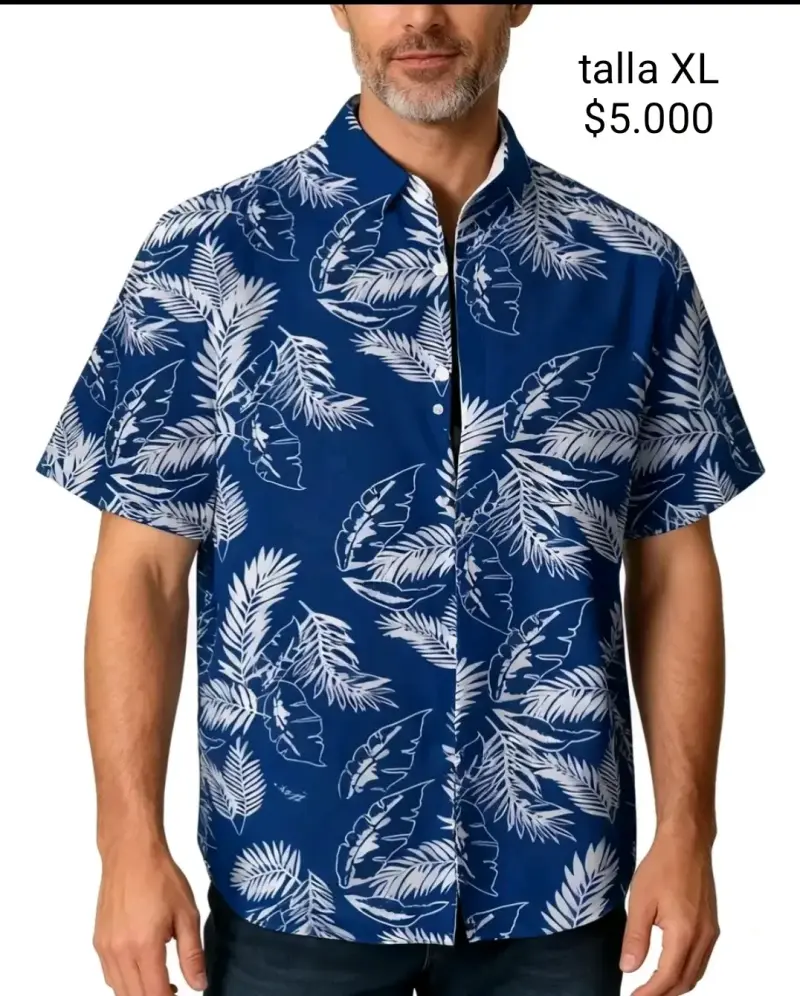 Camisa hawaiana azul estampada