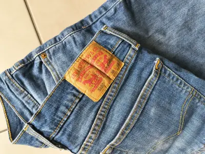 Jeans azules de mezclilla - miniatura 2