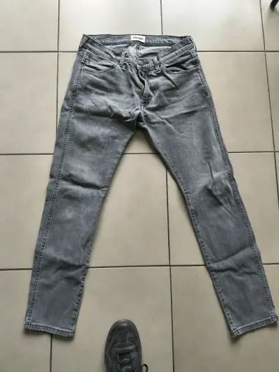 Jeans gris Wrangler - miniatura 1