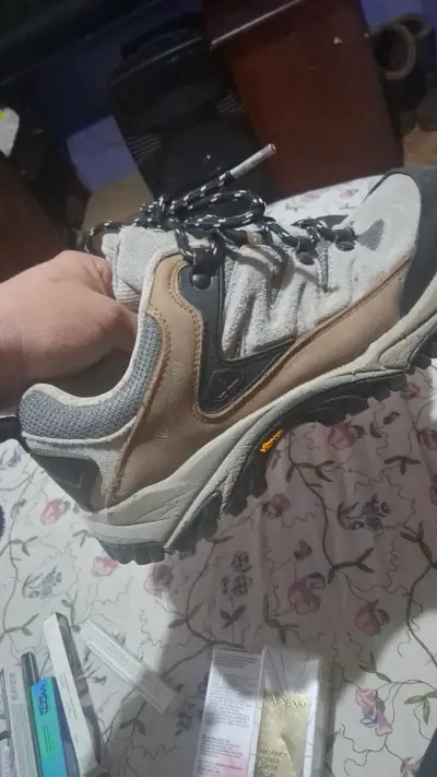 Zapatillas deportivas grises usadas - miniatura 2