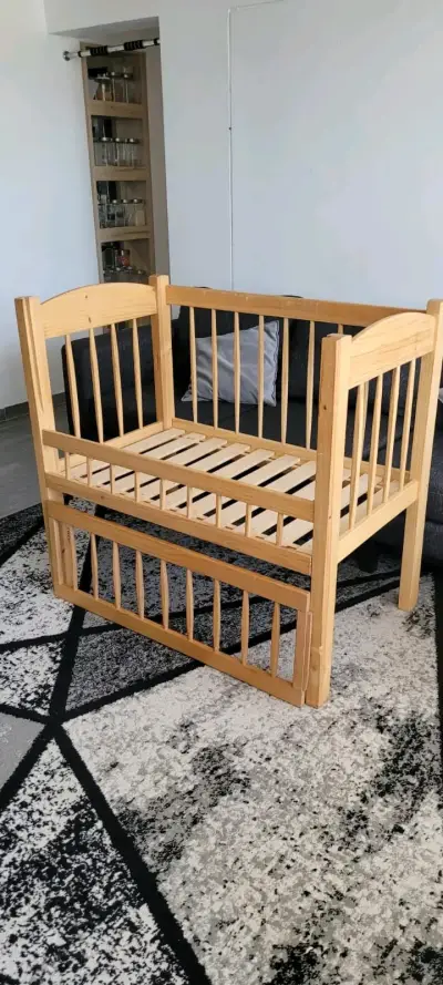 Cuna de madera para bebé - miniatura 1