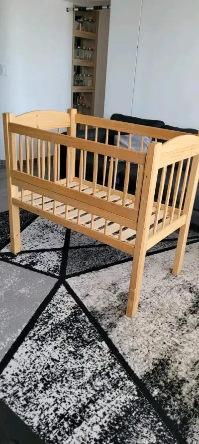 Cuna de madera para bebé - miniatura 3