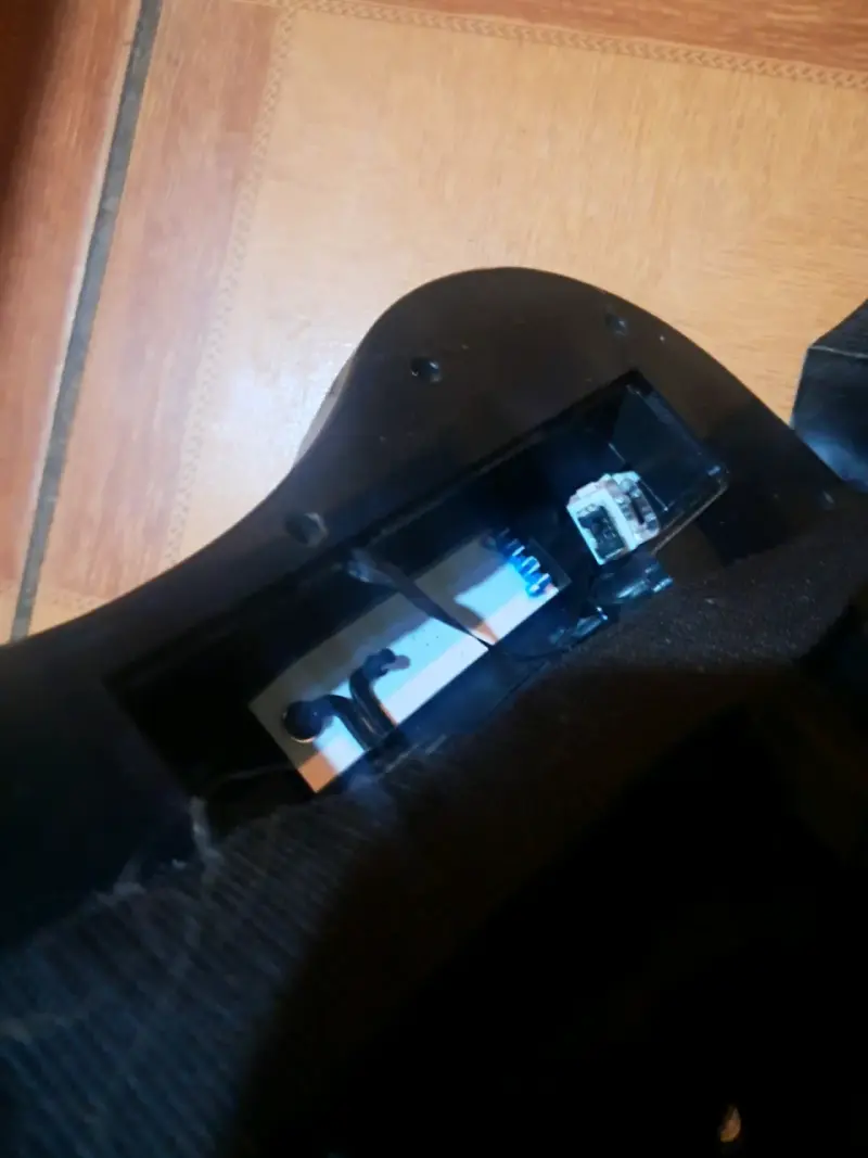 Guitarra para videojuego para wii con detalles - 2