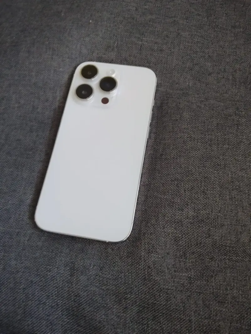 iPhone 14 Pro de 128gb color blanco - 1