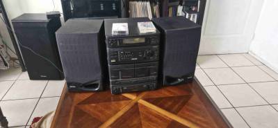 Minicomponente Philips para escuchar cassetes. - miniatura 1