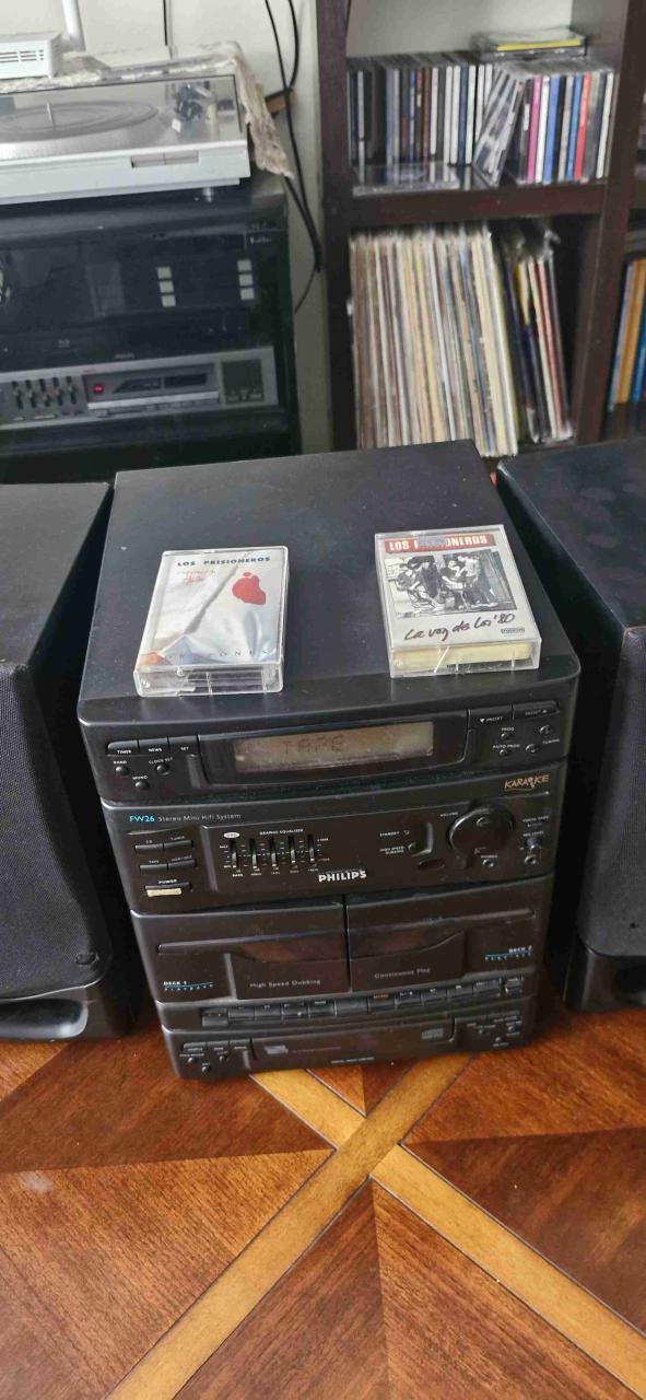 Minicomponente Philips para escuchar cassetes. - 3