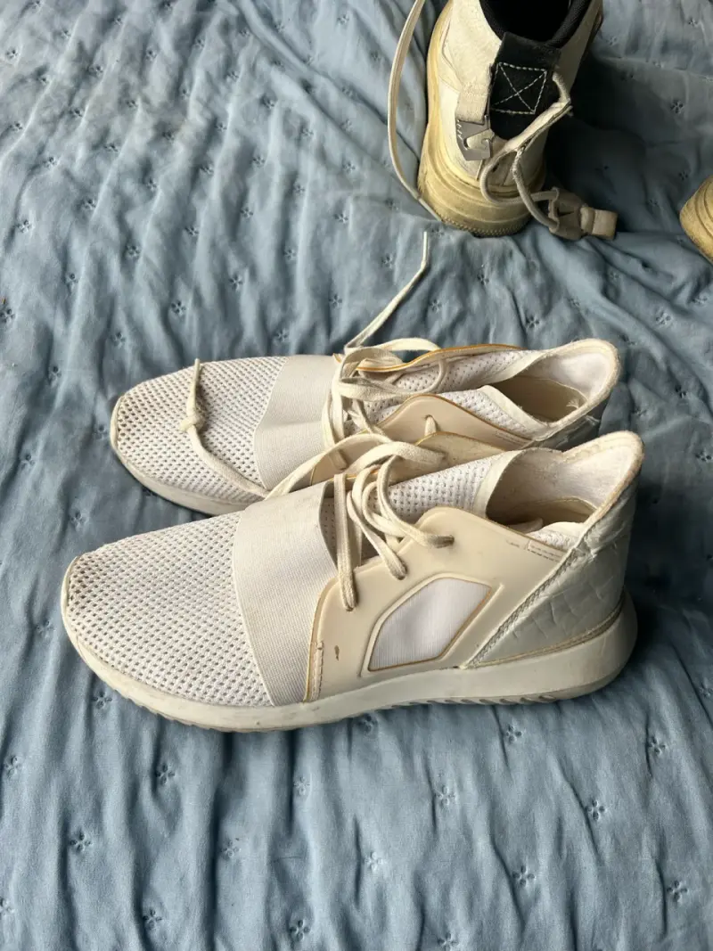 Zapatillas deportivas blancas - 2