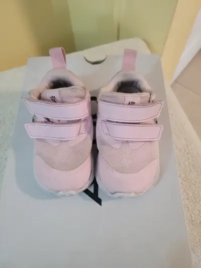 Zapatillas rosadas para niños t21 - miniatura 1
