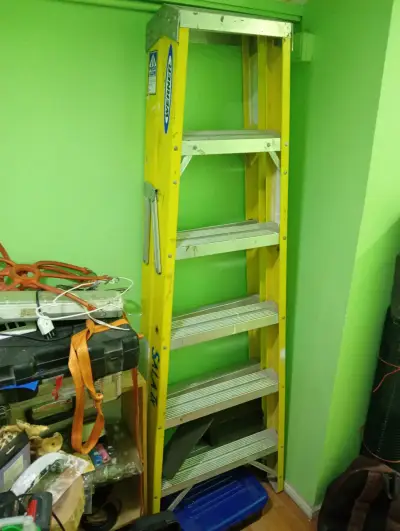 Escalera profesional amarilla - miniatura 1