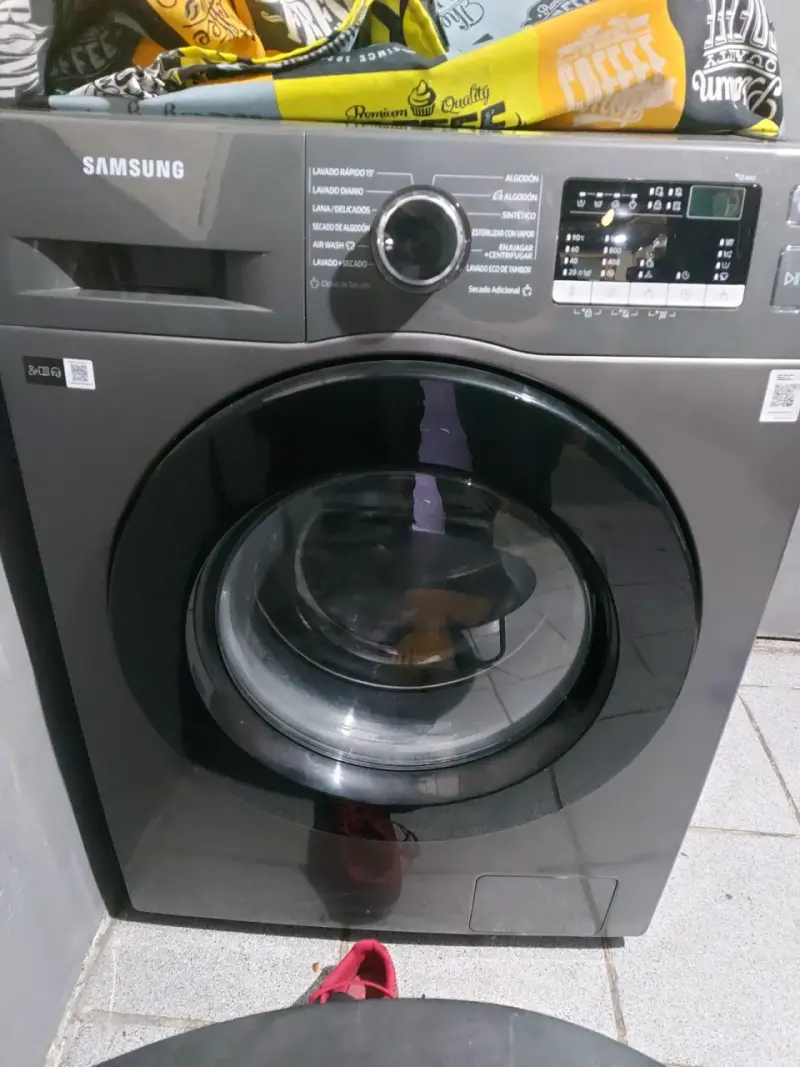 Lavadora secadora Samsung negra - 1