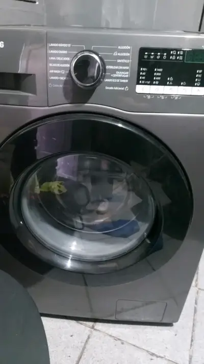 Lavadora secadora Samsung negra - miniatura 2