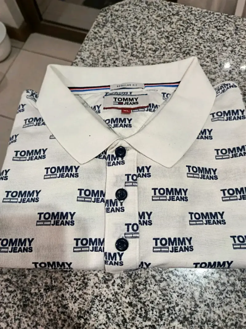 Polera Tommy Jeans estampada