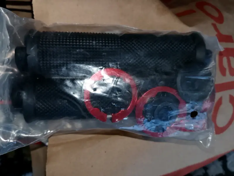 Puños para bicicleta negros - 1
