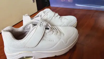 Zapatillas y Chalas. - miniatura 2