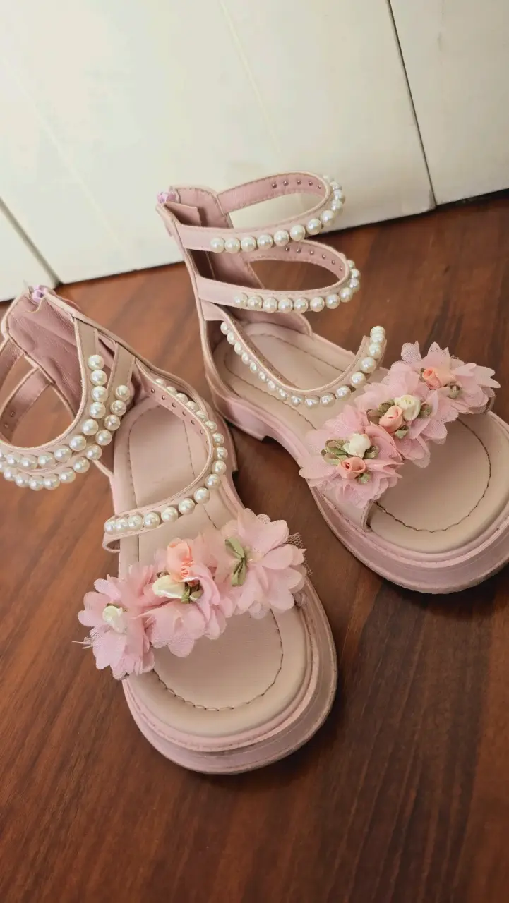 Zapatillas y Chalas. - 6