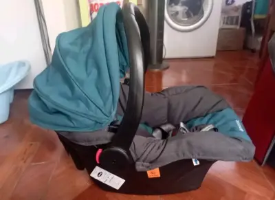 Silla de auto Bebesit negra y azul - miniatura 2