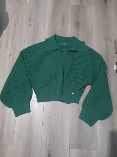 Suéter verde tejido - miniatura 2
