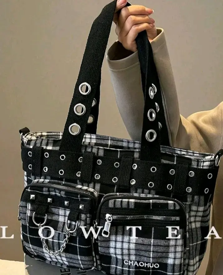 Bolso de tela a cuadros negro