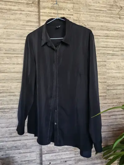 Camisa negra de vestir - miniatura 1