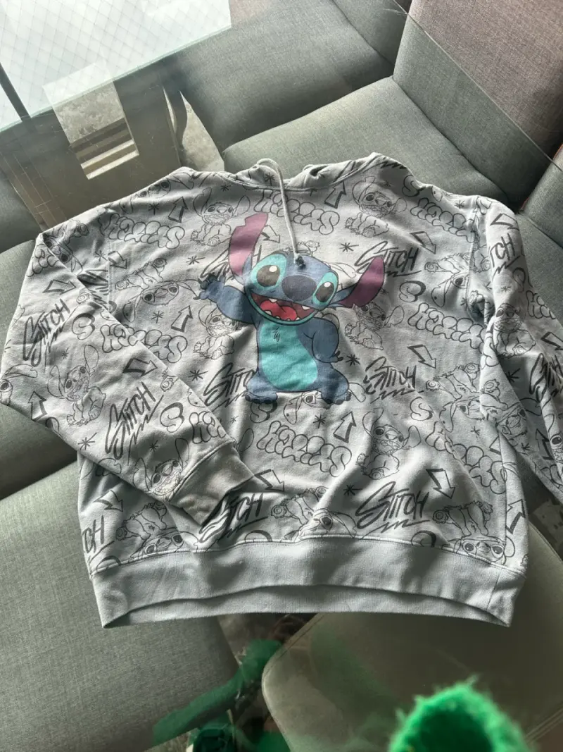 Polerón gris con estampado Stitch - 2