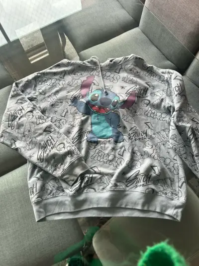 Polerón gris con estampado Stitch - miniatura 2
