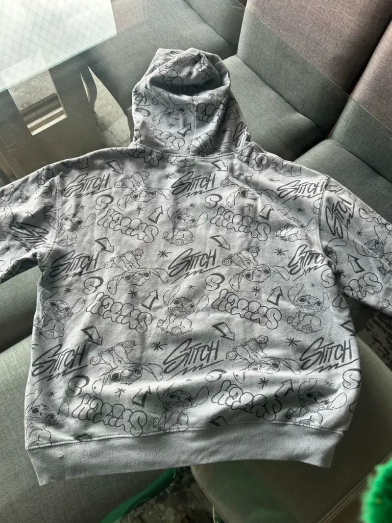Polerón gris con estampado Stitch - 3