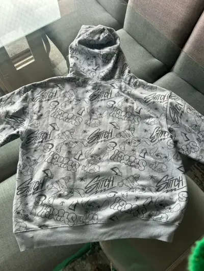 Polerón gris con estampado Stitch - miniatura 3