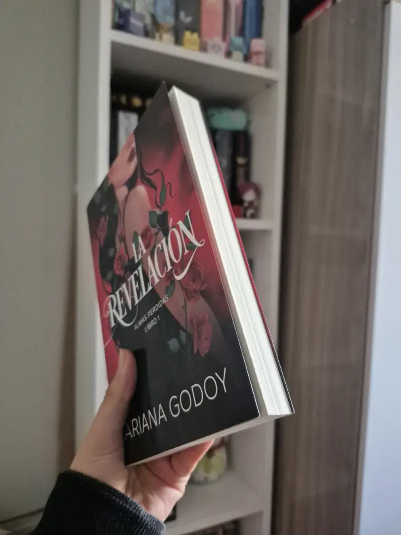 Libro 'La Revelación' de Ariana Godoy - 2