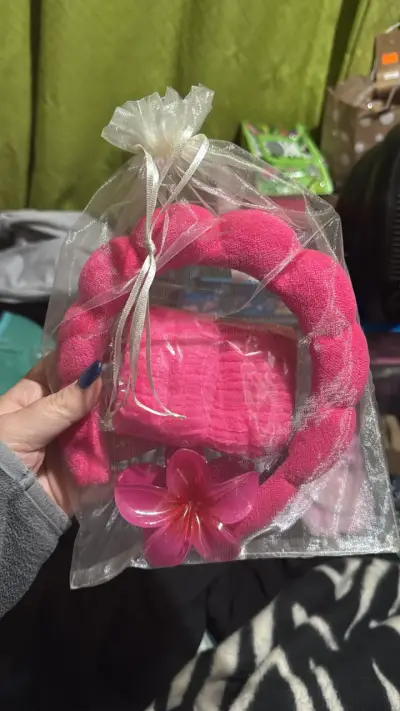 Set de skincare (cintillo, muñequera y pinche) - miniatura 1