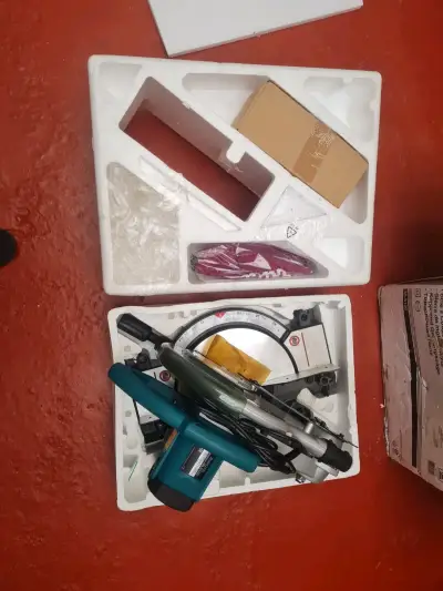 Sierra ingletadora Makita - miniatura 4