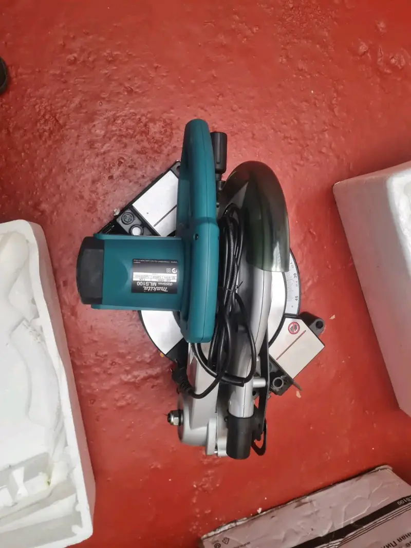 Sierra ingletadora Makita - 6
