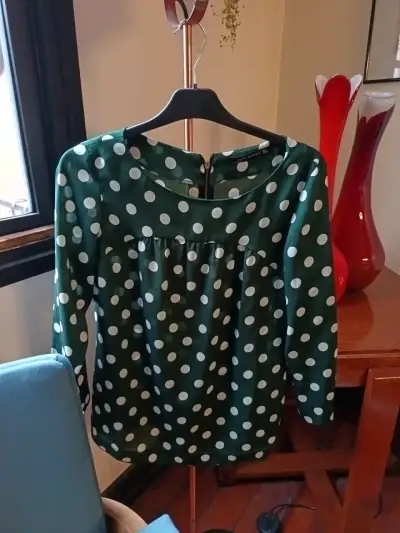 Blusa verde lunares - miniatura 1