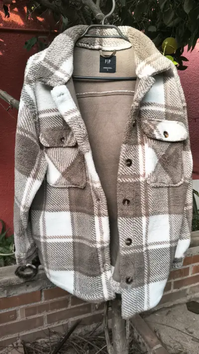 Chaqueta estilo corderito a cuadros mujer - miniatura 1