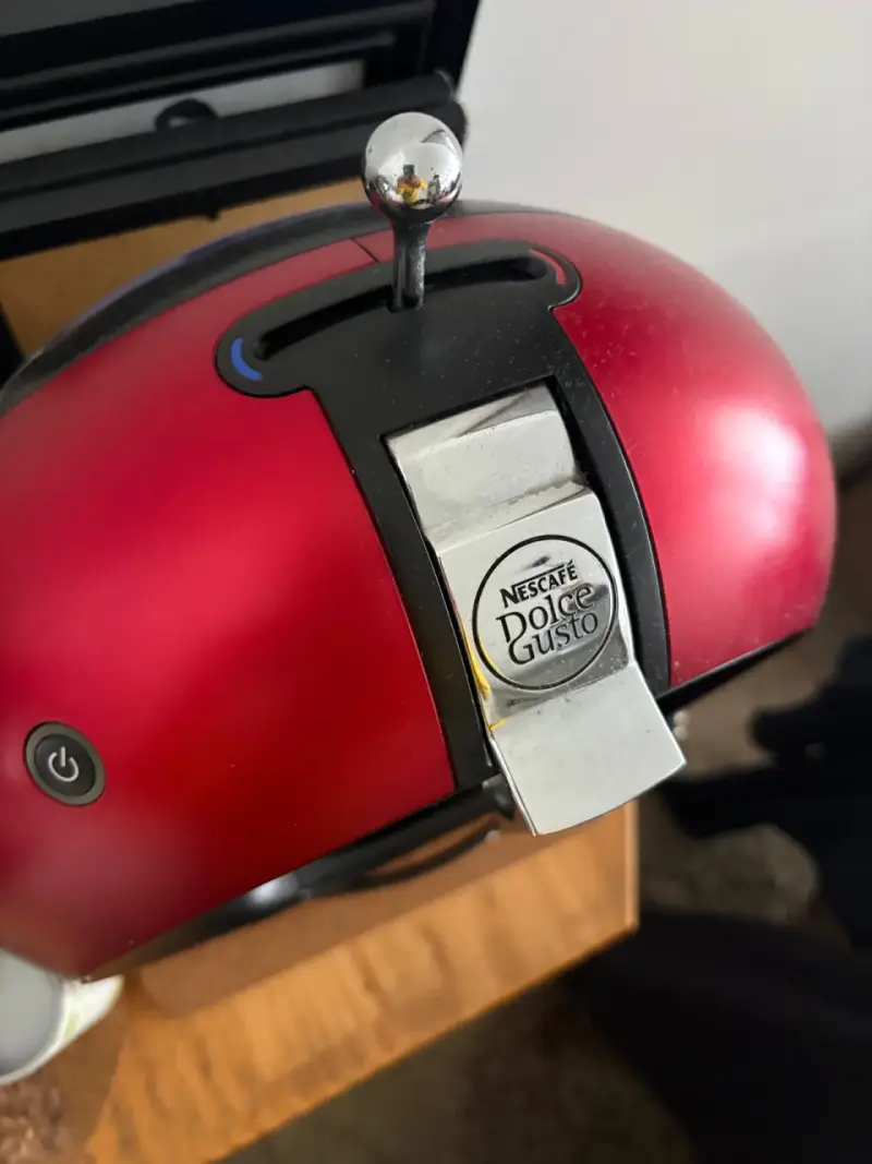 Cafetera cápsulas roja Dolce Gusto - 2