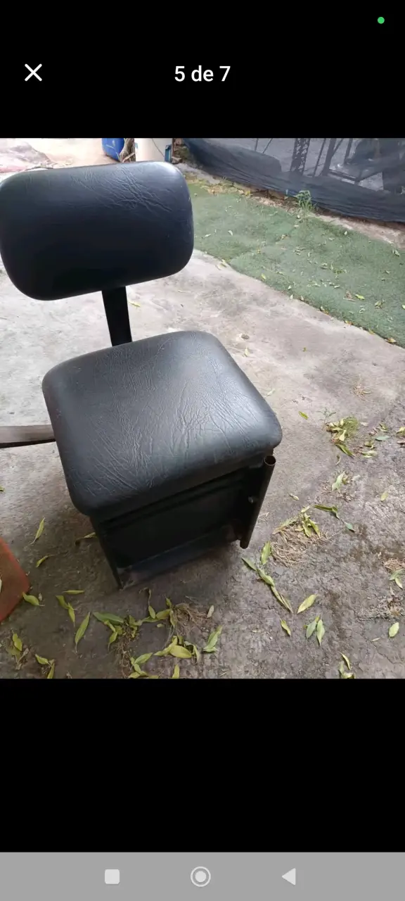 Silla de oficina negra,peluqueria,con estantes - 1